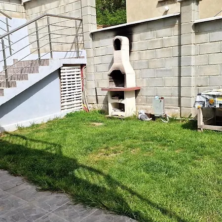 Lola Seaview Guest House. уютный домик в варне Βάρνα
