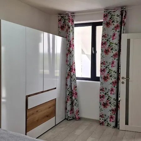 Lola Seaview Guest House. уютный домик в варне Луксозна вила *