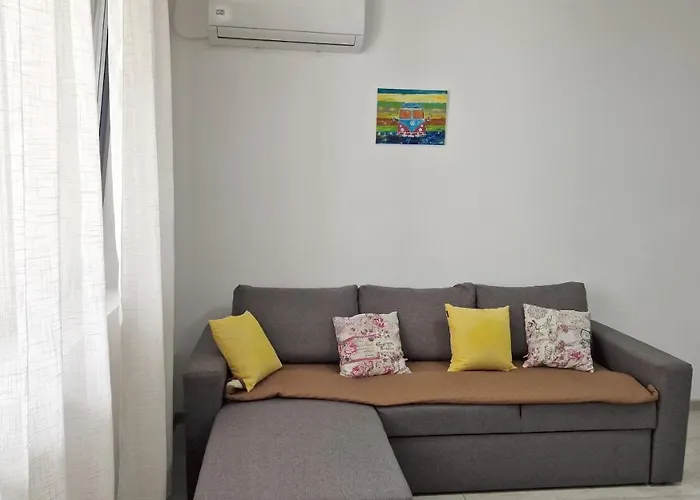 Lola Seaview Guest House. уютный домик в варне * فارنا